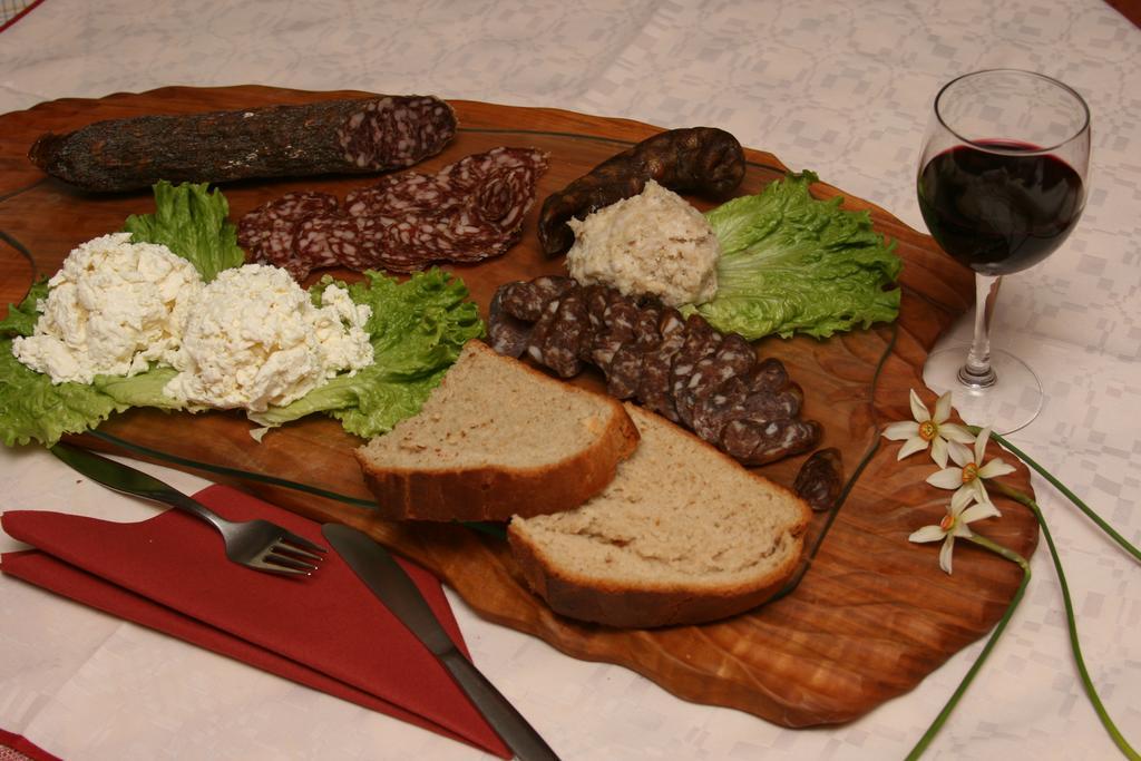 Penzion Pr' Betel Jesenice Luaran gambar
