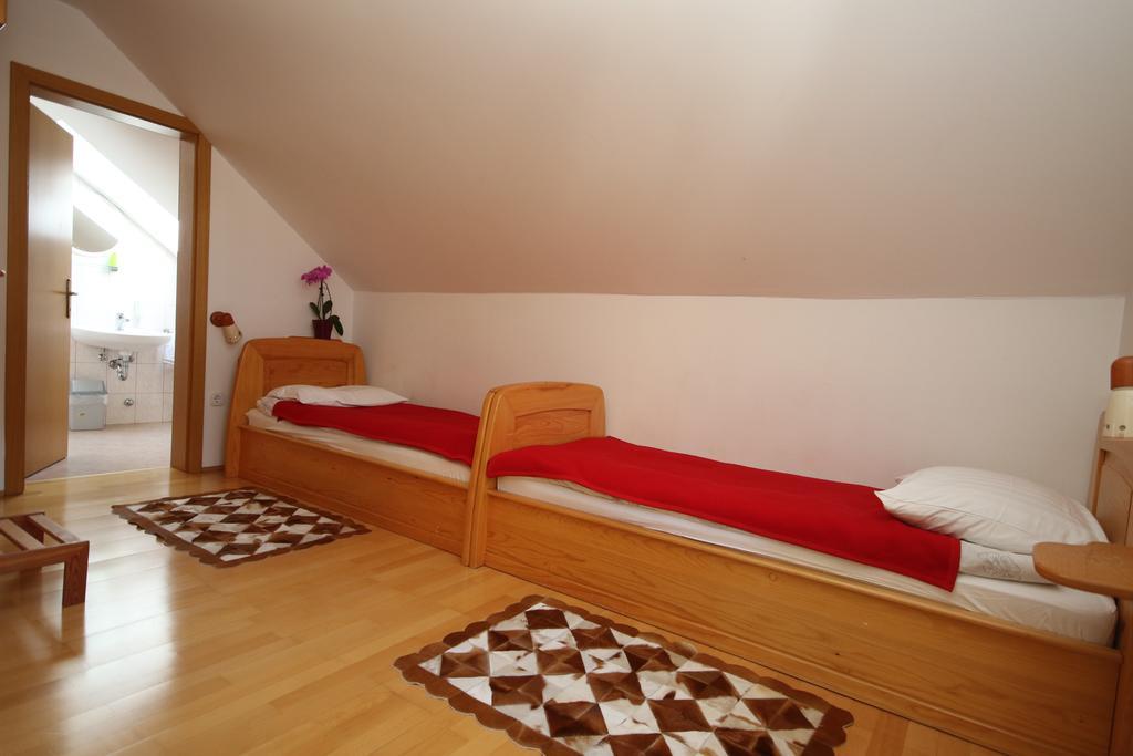 Penzion Pr' Betel Jesenice Luaran gambar